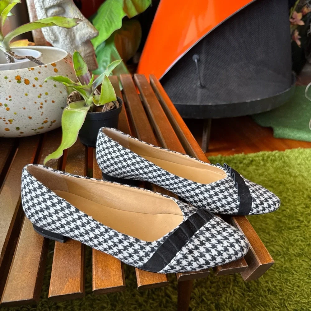 Talbots Black and White Flats with Bow Detail - Picture 3 of 5